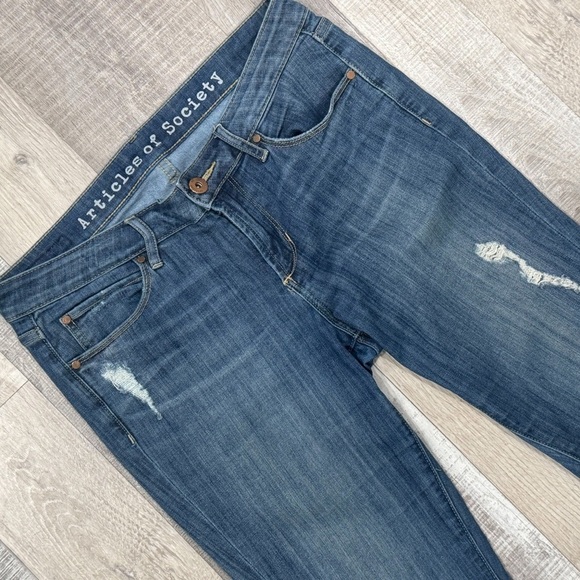 Articles of Society distressed medium wash skinny ❤️ - Picture 6 of 8